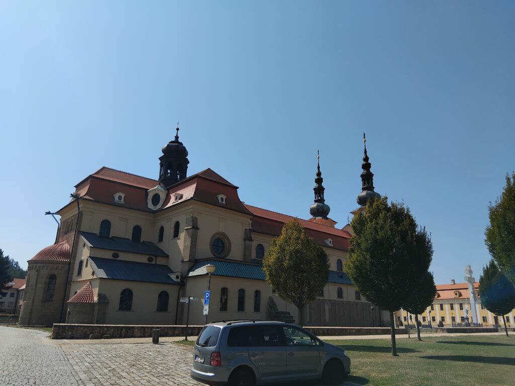 Listiny Avignon - Velehrad