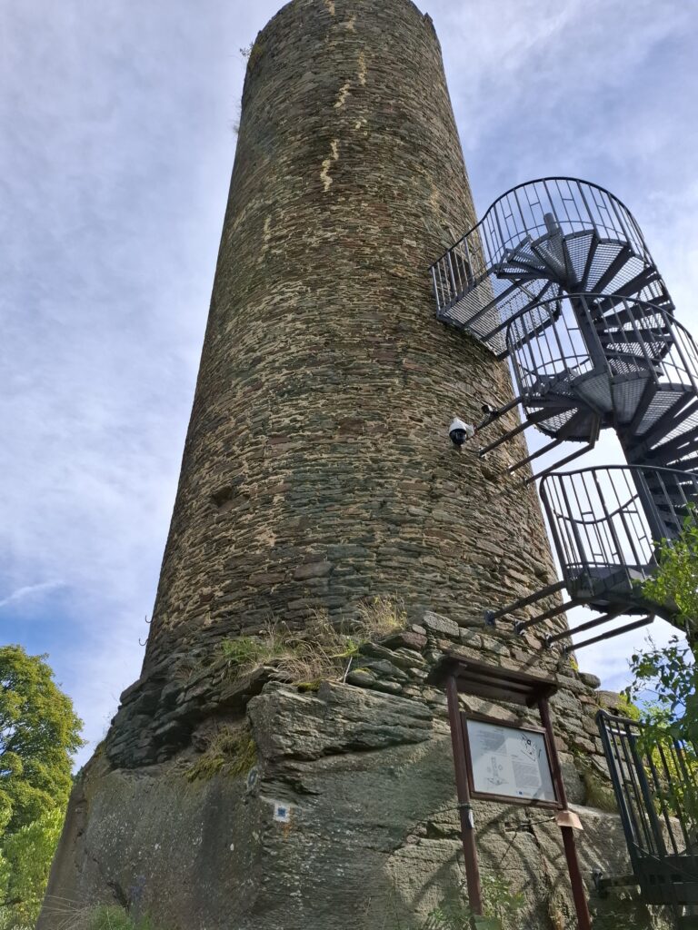 Podhradí zbytek starého hradu